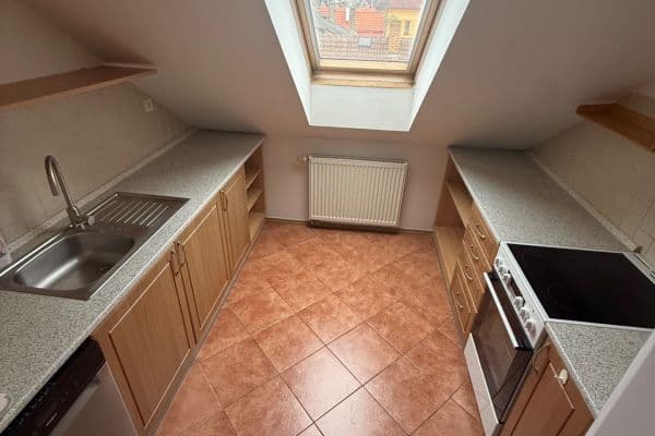 Prenájom bytu 3-izbový 65 m², Dr. Marodyho, Praha Prenájom bytu 3-izbový 65 m², Dr. Marodyho, Praha