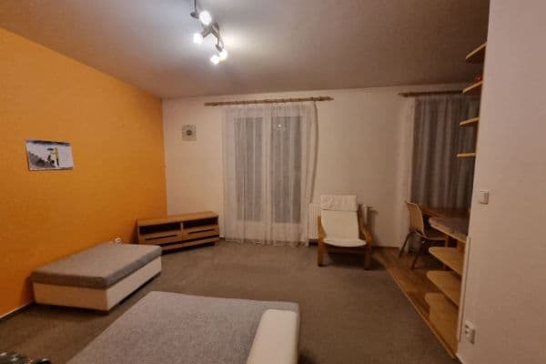 Prenájom bytu 2-izbový 49 m², Nad Údolím, Řež Prenájom bytu 2-izbový 49 m², Nad Údolím, Řež