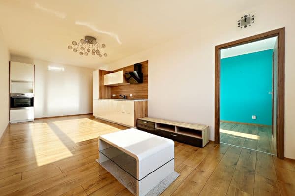 Prenájom bytu 4-izbový 71 m², Na růžovém poli, Kladno, Středočeský kraj Prenájom bytu 4-izbový 71 m², Na růžovém poli, Kladno, Středočeský kraj