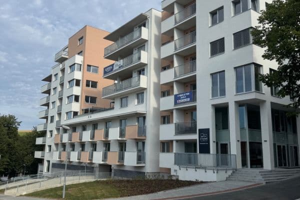 Prenájom bytu 1-izbový 37 m², Nad Stráněmi, Zlín, Zlínský kraj Prenájom bytu 1-izbový 37 m², Nad Stráněmi, Zlín, Zlínský kraj