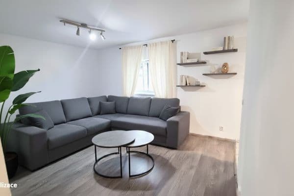 Predaj bytu 3-izbový 60 m², Pod Hájem, Králův Dvůr Predaj bytu 3-izbový 60 m², Pod Hájem, Králův Dvůr