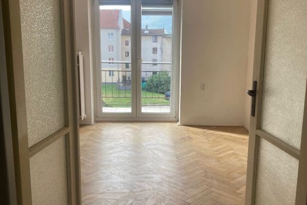 Prenájom bytu 3-izbový 65 m², Na Pile, Ústí nad Labem Prenájom bytu 3-izbový 65 m², Na Pile, Ústí nad Labem