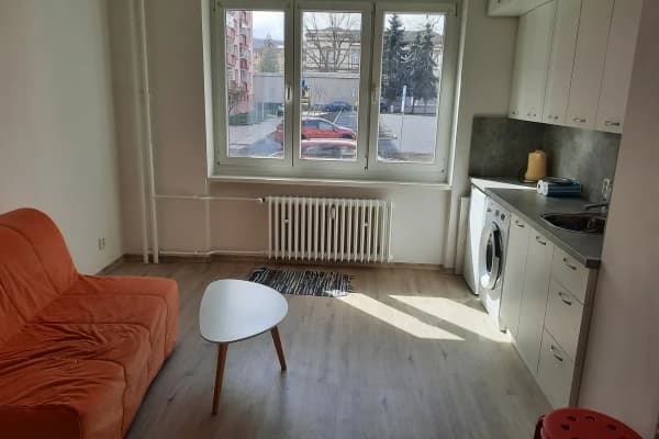 Prenájom bytu 1-izbový 23 m², Svojsíkova, Teplice Prenájom bytu 1-izbový 23 m², Svojsíkova, Teplice
