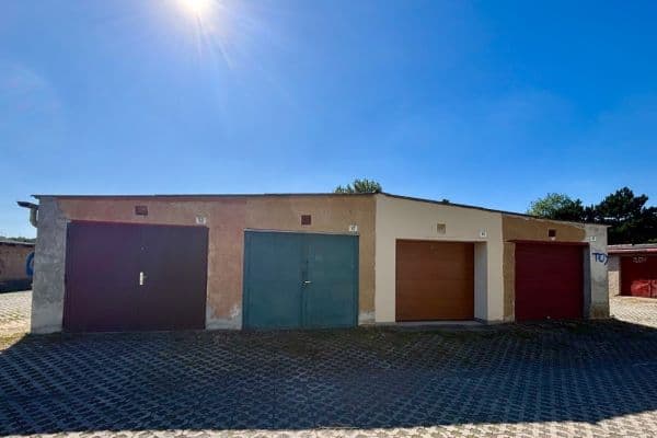 Predaj garáže 20 m², Nad Parkem, Praha Predaj garáže 20 m², Nad Parkem, Praha