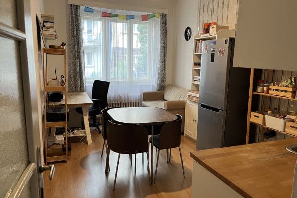 Prenájom bytu 41 m², Kouřimská, Praha Prenájom bytu 41 m², Kouřimská, Praha