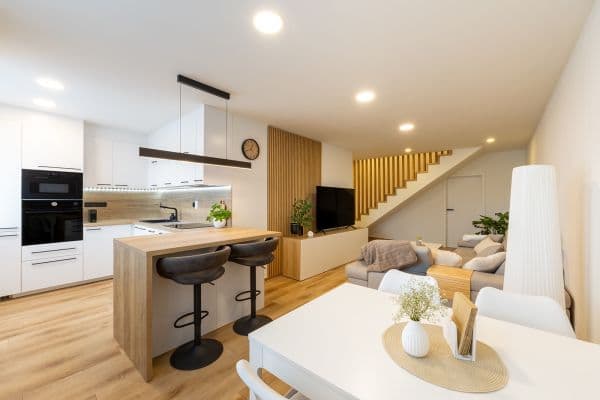 Predaj bytu 4-izbový 80 m², Hurbanova, Praha Predaj bytu 4-izbový 80 m², Hurbanova, Praha