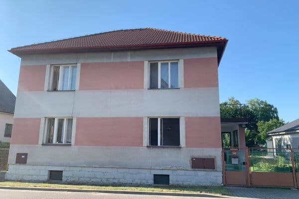 Predaj domu 200 m², pozemek 1.282 m², Požárníků, Dolní Bousov Predaj domu 200 m², pozemek 1.282 m², Požárníků, Dolní Bousov