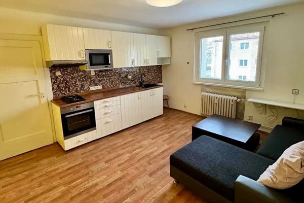 Prenájom bytu 2-izbový 40 m², Dlouhá, Horní Slavkov Prenájom bytu 2-izbový 40 m², Dlouhá, Horní Slavkov