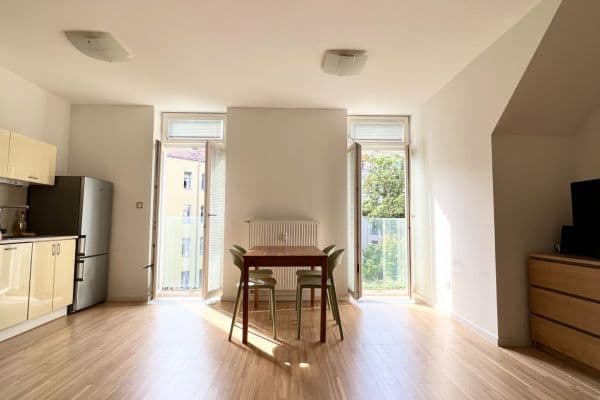 Prenájom bytu 1-izbový 38 m², Bořivojova, Hlavní město Praha Prenájom bytu 1-izbový 38 m², Bořivojova, Hlavní město Praha