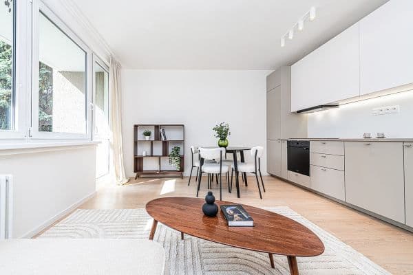 Predaj bytu 4-izbový 88 m², U Kněžské louky, Hlavní město Praha Predaj bytu 4-izbový 88 m², U Kněžské louky, Hlavní město Praha