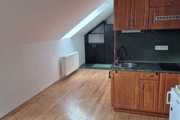 Prenájom bytu 2-izbový 40 m², Cornovova, Brno Prenájom bytu 2-izbový 40 m², Cornovova, Brno