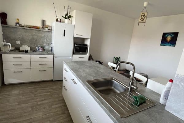 Prenájom bytu 3-izbový 72 m², Masarykovo nám., Hustopeče Prenájom bytu 3-izbový 72 m², Masarykovo nám., Hustopeče