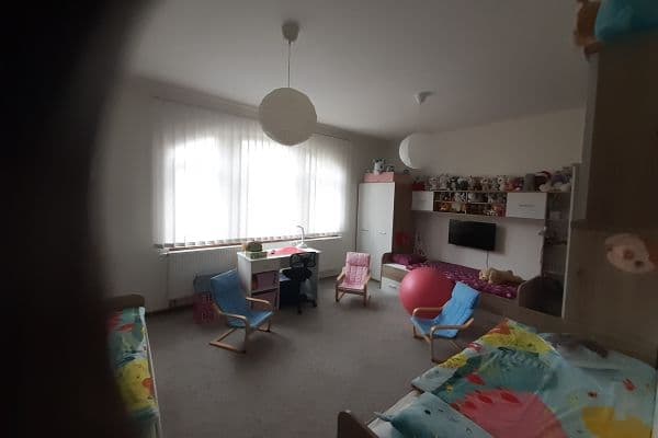 Prenájom bytu 2-izbový 89 m², Jáchymovská, Ostrov Prenájom bytu 2-izbový 89 m², Jáchymovská, Ostrov