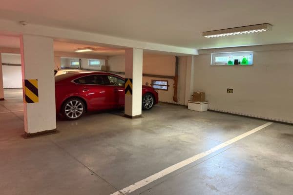 Prenájom garáže 15 m², K Sadu, Hlavní město Praha Prenájom garáže 15 m², K Sadu, Hlavní město Praha