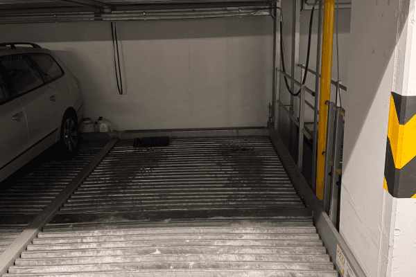 Prenájom garáže 6 m², Modrého, Praha Prenájom garáže 6 m², Modrého, Praha