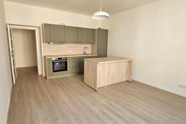 Predaj bytu 2-izbový 55 m², Šlikova, Praha Predaj bytu 2-izbový 55 m², Šlikova, Praha