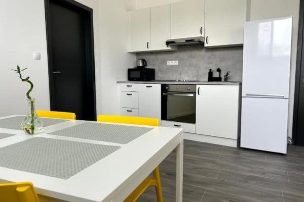 Prenájom bytu 2-izbový 62 m², Březnice Prenájom bytu 2-izbový 62 m², Březnice