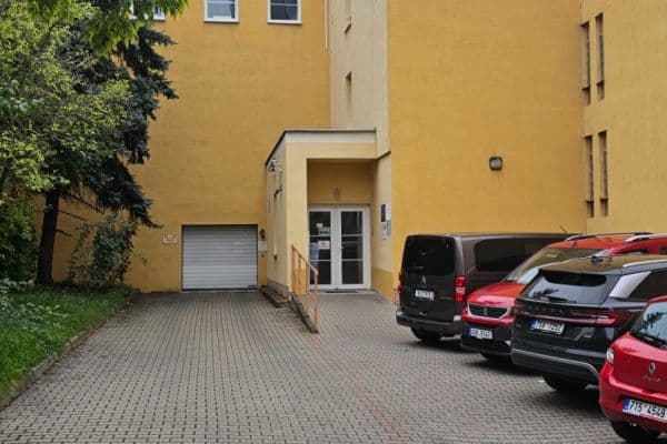 Prenájom garáže 20 m², Jihlavská, Hlavní město Praha Prenájom garáže 20 m², Jihlavská, Hlavní město Praha