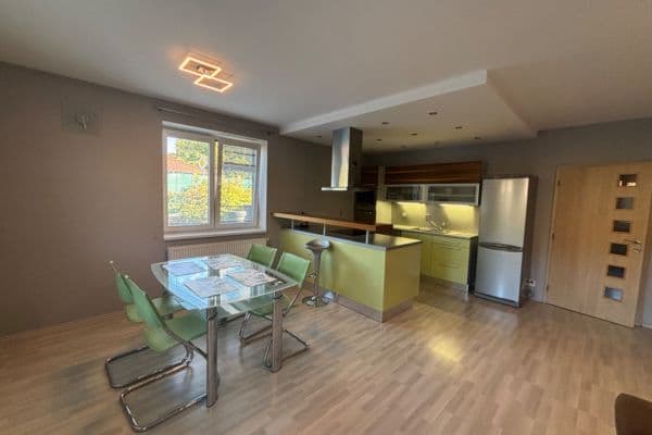 Predaj bytu 2-izbový 64 m², Sloupecká, Měchenice Predaj bytu 2-izbový 64 m², Sloupecká, Měchenice
