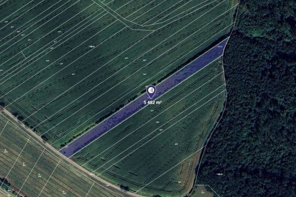Predaj pozemku 5.482 m², Hovorany Predaj pozemku 5.482 m², Hovorany