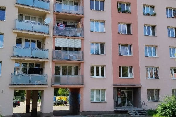 Prenájom bytu 4-izbový 77 m², Pod Vrchem, Plzeň Prenájom bytu 4-izbový 77 m², Pod Vrchem, Plzeň