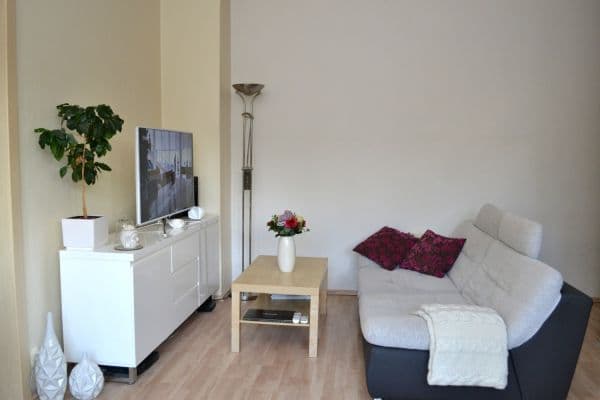 Prenájom bytu 2-izbový 39 m², Krchlebská, Praha Prenájom bytu 2-izbový 39 m², Krchlebská, Praha