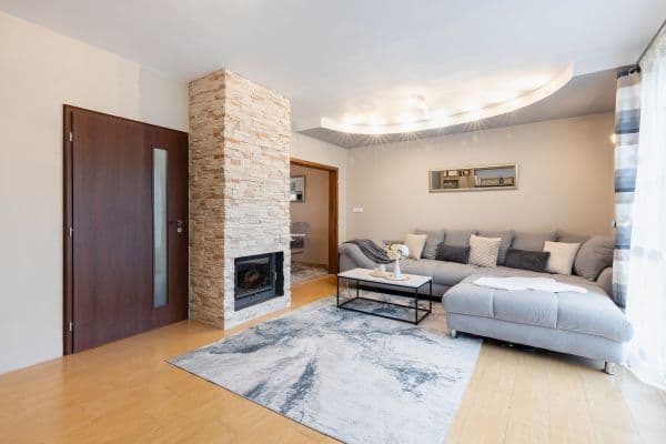 Predaj domu 213 m², pozemek 290 m², Čs. armády, Predaj domu 213 m², pozemek 290 m², Čs. armády,