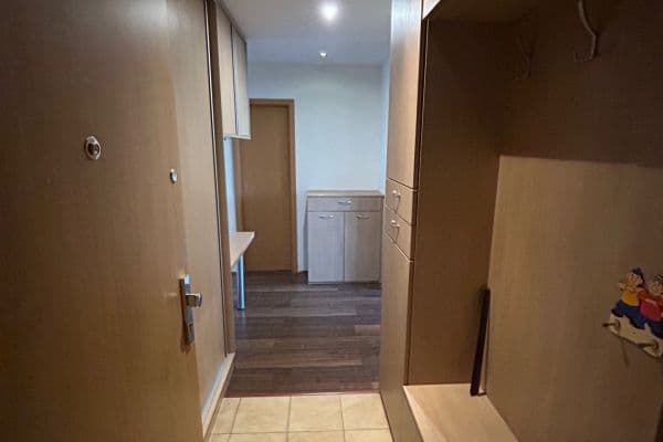 Prenájom bytu 3-izbový 62 m², Hviezdoslavova, Hlavní město Praha Prenájom bytu 3-izbový 62 m², Hviezdoslavova, Hlavní město Praha