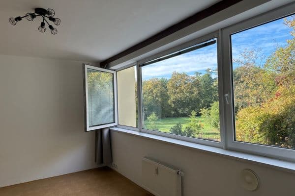 Prenájom bytu 1-izbový 36 m², Zahradníčkova, Praha Prenájom bytu 1-izbový 36 m², Zahradníčkova, Praha
