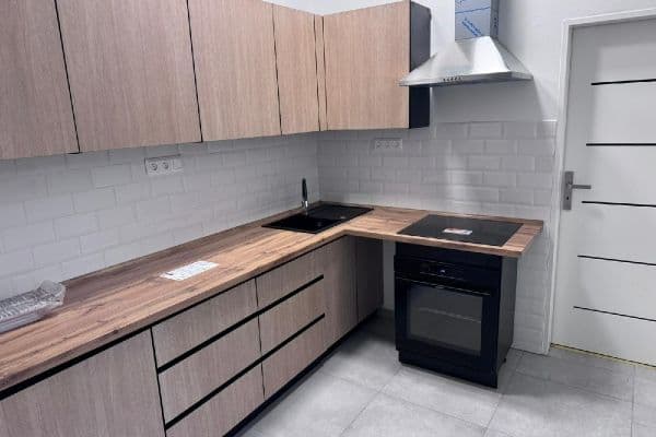 Prenájom bytu 3-izbový 110 m², Praskova, Olomouc, Olomoucký kraj Prenájom bytu 3-izbový 110 m², Praskova, Olomouc, Olomoucký kraj