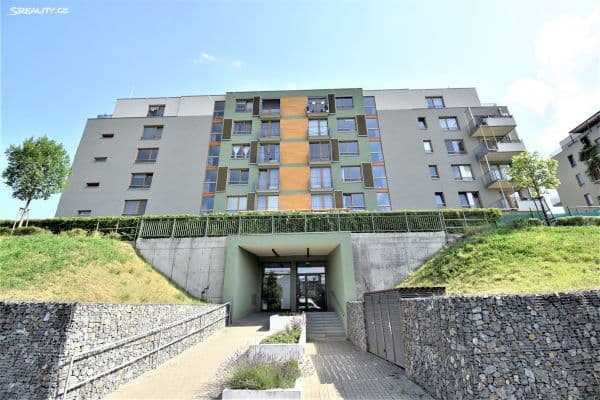 Prenájom bytu 1-izbový 34 m², Modrého, Praha Prenájom bytu 1-izbový 34 m², Modrého, Praha