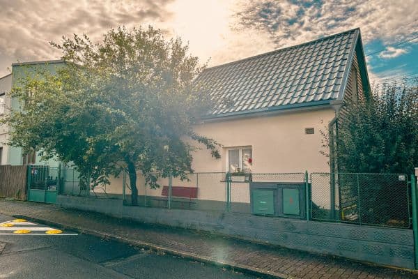 Predaj domu 65 m², pozemek 300 m², Na Ročkově, Praha Predaj domu 65 m², pozemek 300 m², Na Ročkově, Praha