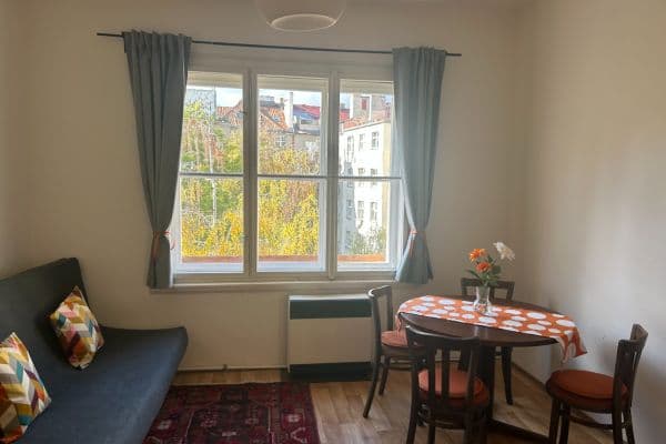 Prenájom bytu 2-izbový 53 m², Podolská, Praha Prenájom bytu 2-izbový 53 m², Podolská, Praha