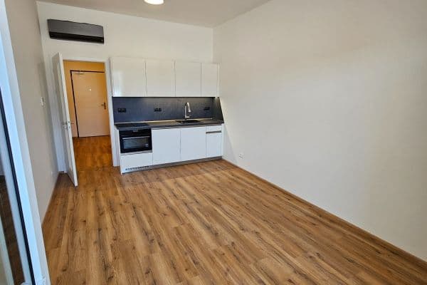 Prenájom bytu 1-izbový 29 m², Komárovská, Brno Prenájom bytu 1-izbový 29 m², Komárovská, Brno