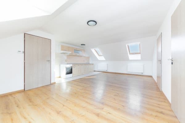 Predaj bytu 3-izbový 66 m², Interbrigadistů, Predaj bytu 3-izbový 66 m², Interbrigadistů,