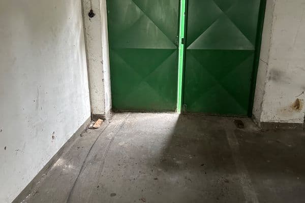 Prenájom garáže 16 m², Jiřího Potůčka, Pardubice Prenájom garáže 16 m², Jiřího Potůčka, Pardubice