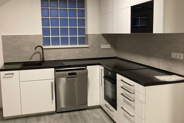 Prenájom bytu 3-izbový 97 m², Sladkovského, Beroun Prenájom bytu 3-izbový 97 m², Sladkovského, Beroun