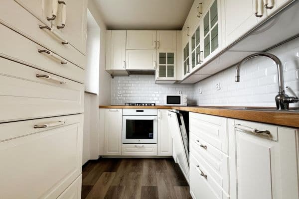 Prenájom bytu 3-izbový 54 m², Měchenická, Prenájom bytu 3-izbový 54 m², Měchenická,