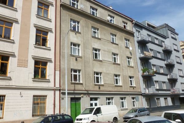Prenájom bytu 1-izbový 30 m², Pod Kavalírkou, Praha Prenájom bytu 1-izbový 30 m², Pod Kavalírkou, Praha