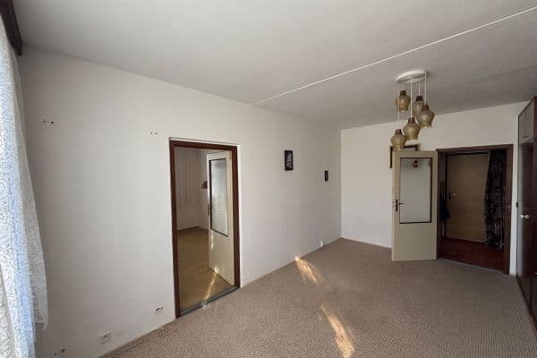 Prenájom bytu 3-izbový 70 m², Erno Košťála, Pardubice Prenájom bytu 3-izbový 70 m², Erno Košťála, Pardubice