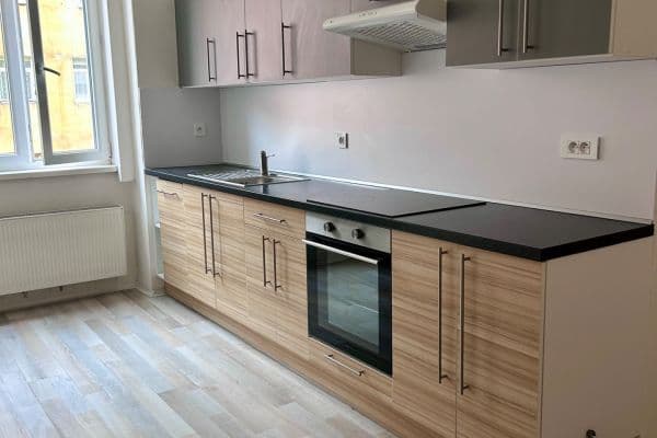 Prenájom bytu 2-izbový 65 m², Západní, Karlovy Vary Prenájom bytu 2-izbový 65 m², Západní, Karlovy Vary