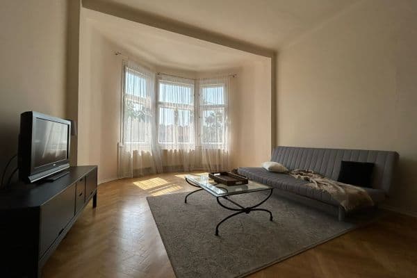 Prenájom bytu 4-izbový 90 m², Na Valech, Hlavní město Praha Prenájom bytu 4-izbový 90 m², Na Valech, Hlavní město Praha