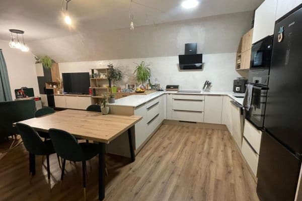 Predaj bytu 3-izbový 70 m², Ponětovická, Kobylnice Predaj bytu 3-izbový 70 m², Ponětovická, Kobylnice