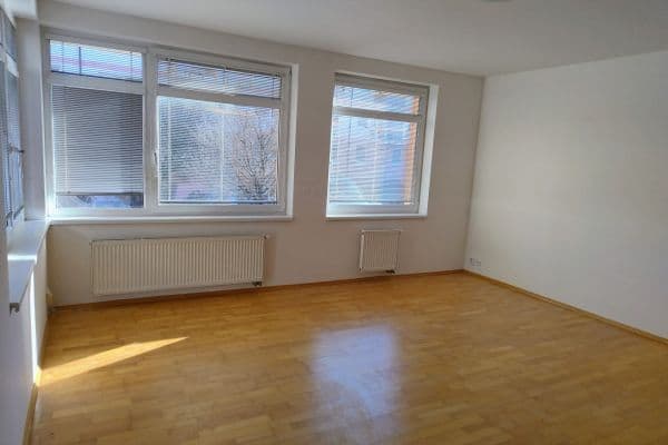 Predaj bytu 1-izbový 46 m², Nad Okrouhlíkem, Praha Predaj bytu 1-izbový 46 m², Nad Okrouhlíkem, Praha