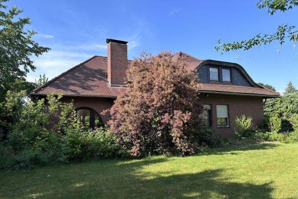 Predaj domu 210 m², pozemek 1.066 m², Vechelde Predaj domu 210 m², pozemek 1.066 m², Vechelde