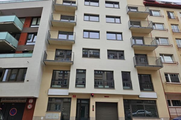 Prenájom bytu 2-izbový 53 m², Sinkulova, Praha Prenájom bytu 2-izbový 53 m², Sinkulova, Praha