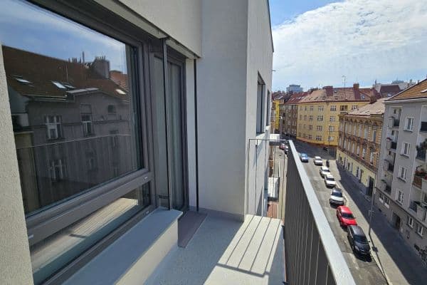 Prenájom bytu 2-izbový 51 m², Sinkulova, Praha Prenájom bytu 2-izbový 51 m², Sinkulova, Praha