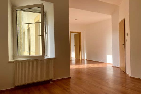 Predaj bytu 2-izbový 60 m², Rakouská, Milovice Predaj bytu 2-izbový 60 m², Rakouská, Milovice