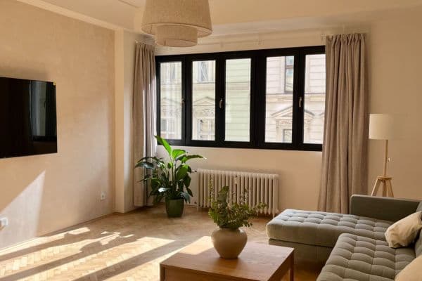 Prenájom bytu 5-izbový 110 m², Hálkova, Praha Prenájom bytu 5-izbový 110 m², Hálkova, Praha