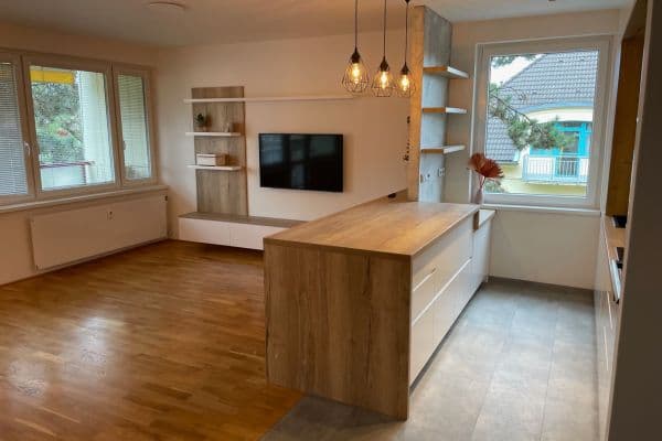 Prenájom bytu 4-izbový 83 m², Rozýnova, Praha Prenájom bytu 4-izbový 83 m², Rozýnova, Praha